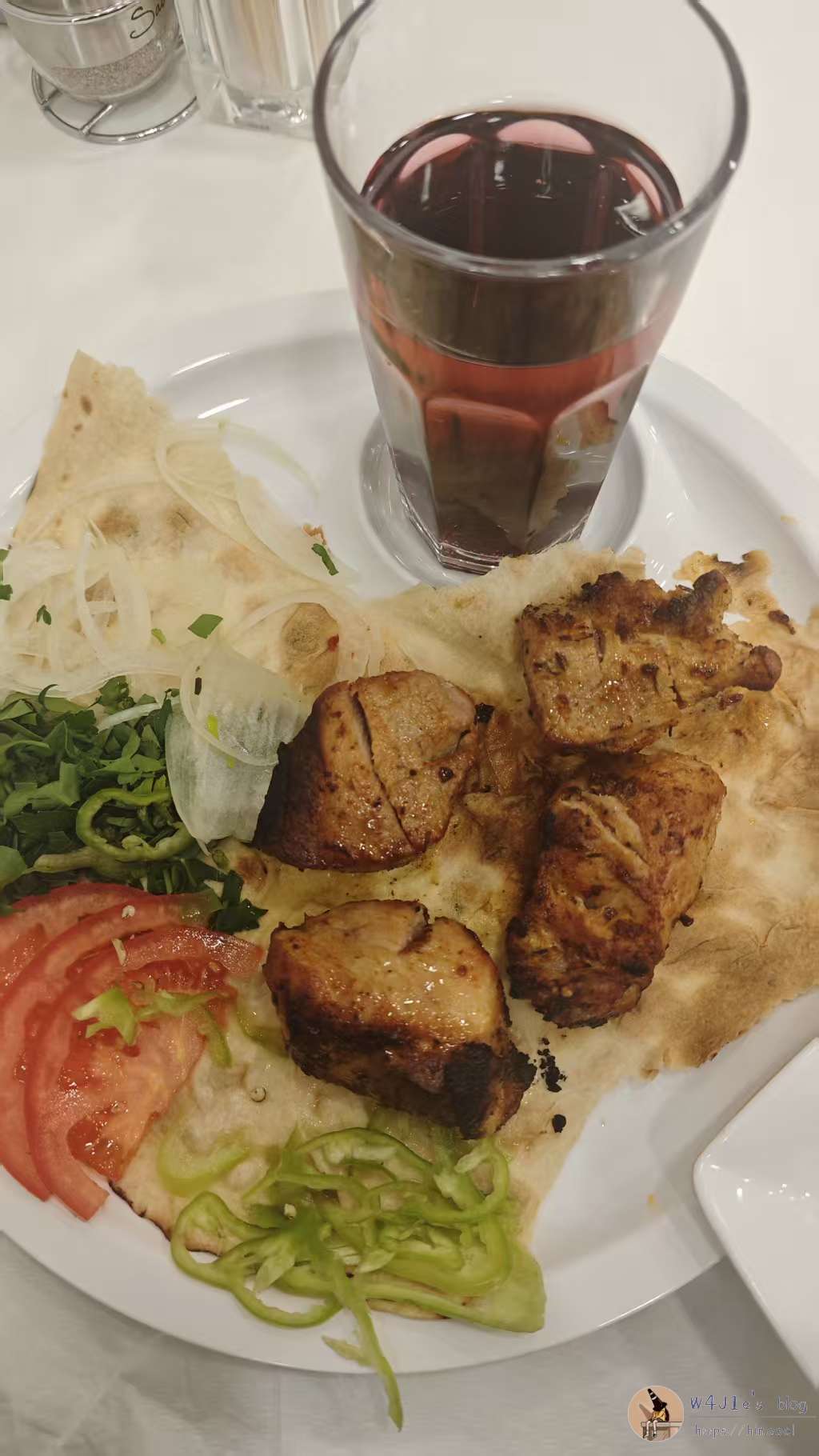 加一份米饭花了80人民币,也不算便宜了其实