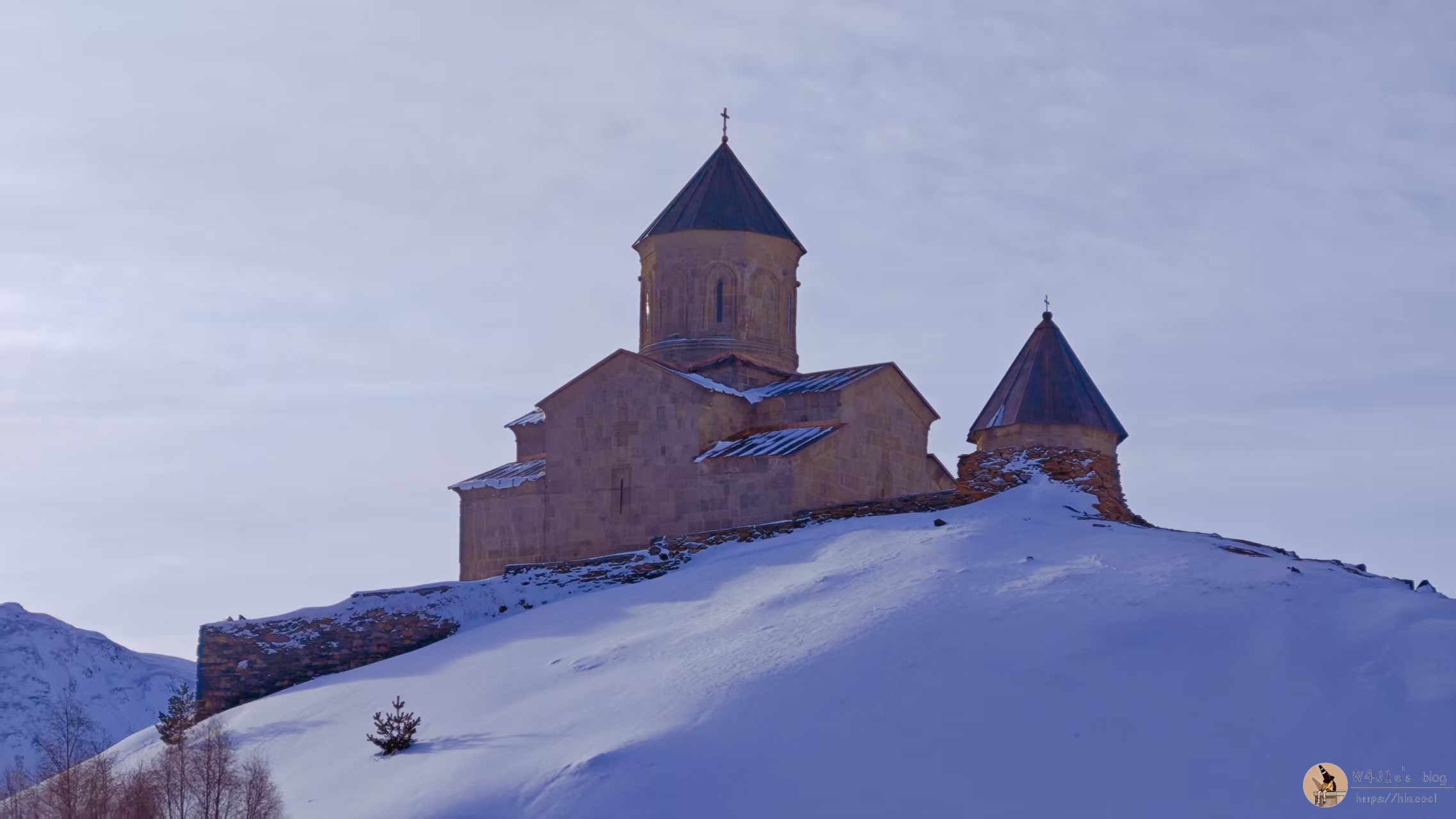 卡兹别克山格尔盖蒂三一教堂