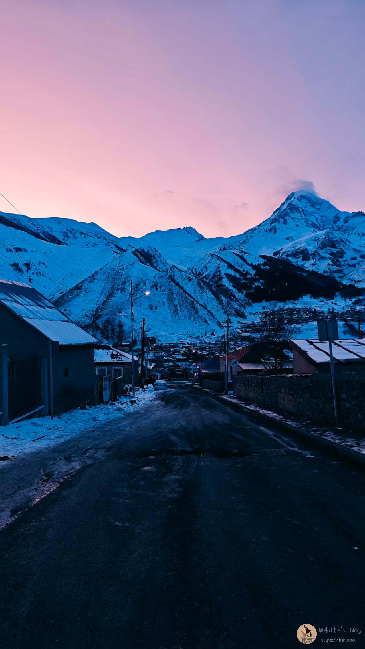 小镇上傍晚的天空