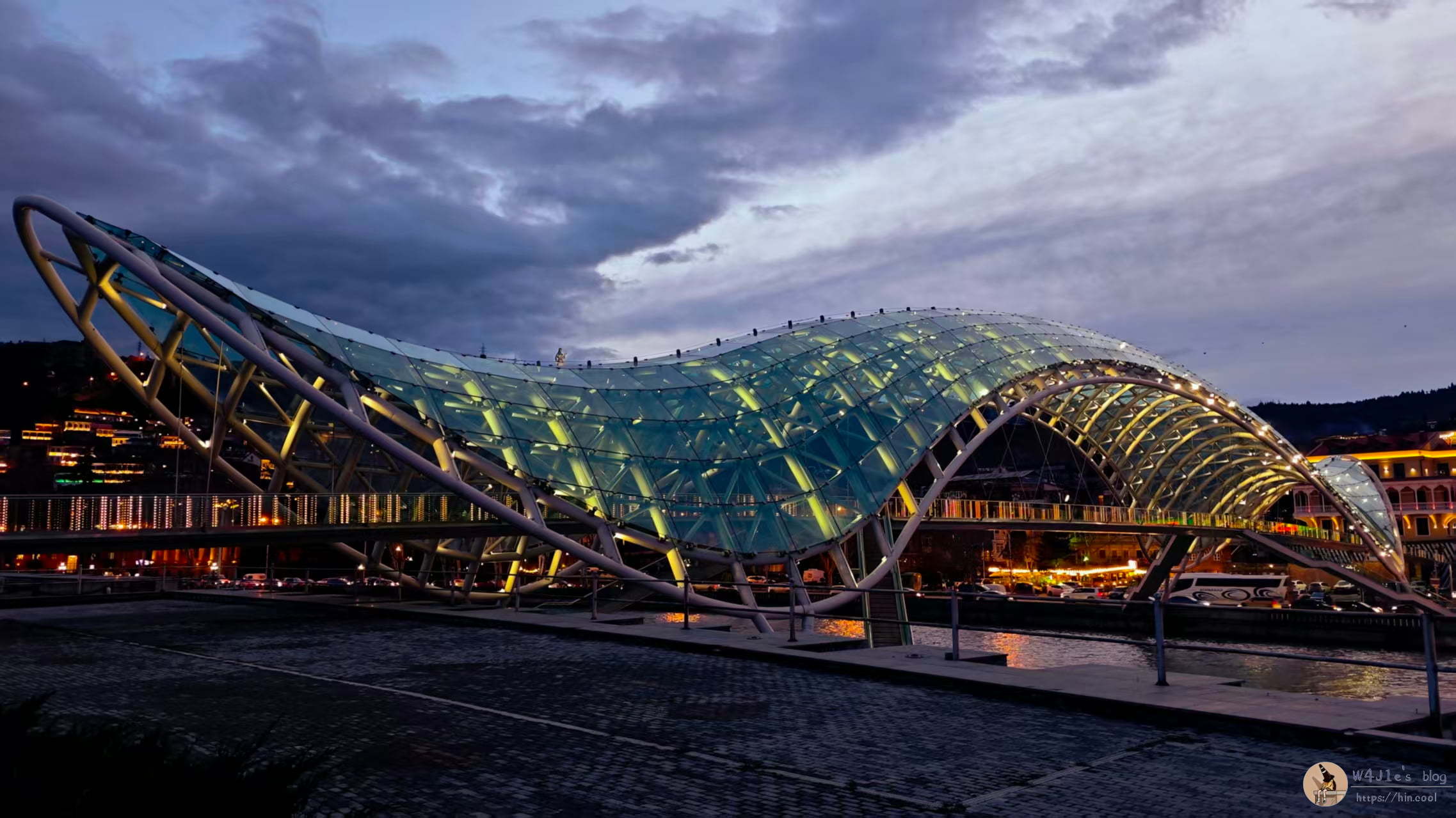 第比利斯和平桥