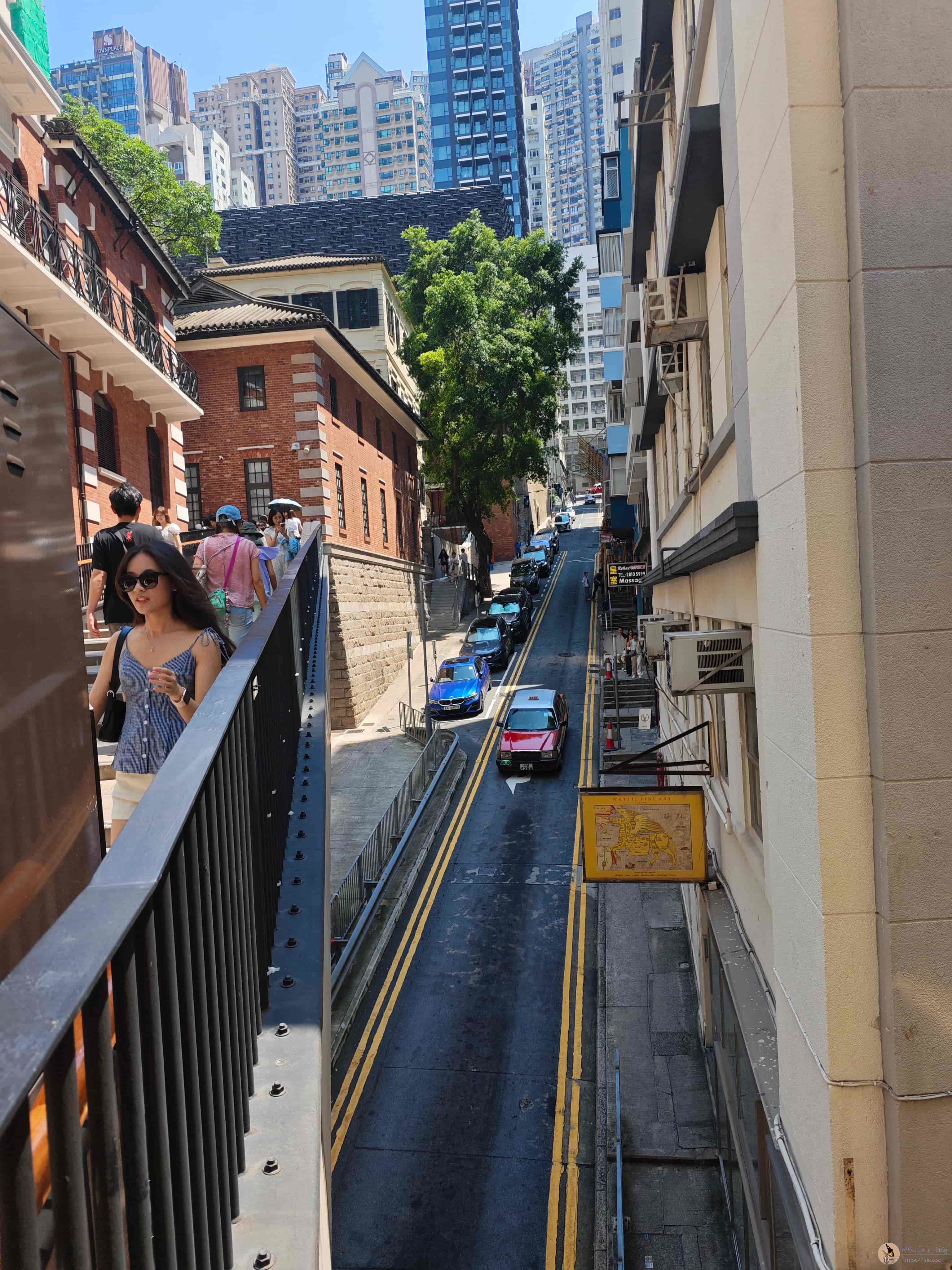 半山扶梯顶，接近大馆
